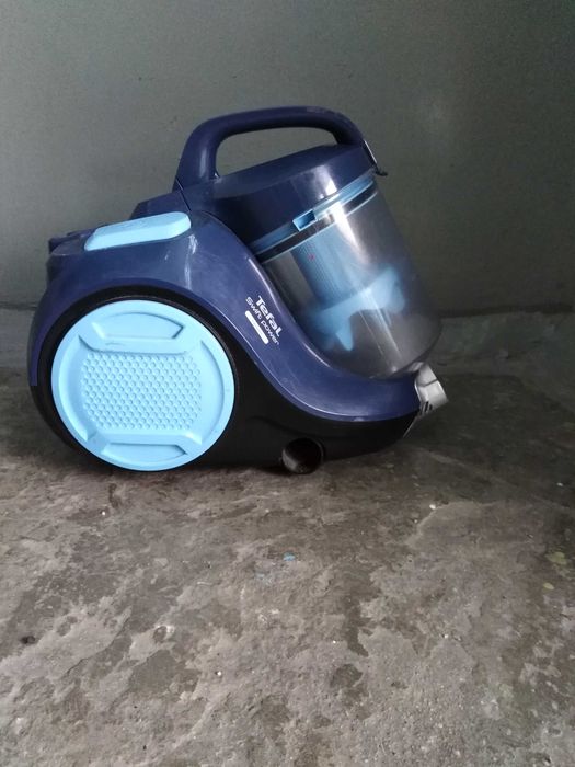 ОТДАМ ДАРОМ ПЫЛЕСОС. Tefal, Франция, сильный. РАБОТАЕТ МОЩНО, бу