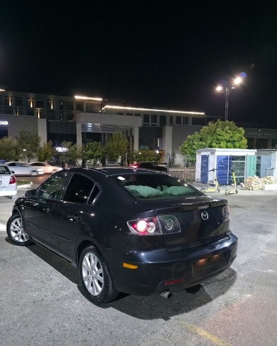 Продаётся машина Mazda 3