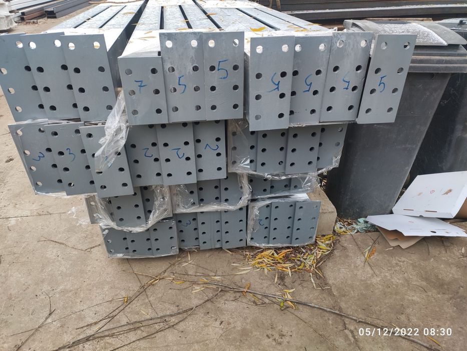 Vand hala metalica 15x30x cu panouri sandwich avem si alte dimensiuni