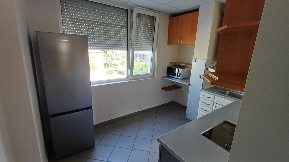 Дава се под наем Тристаен апартамент в Казанлък - 85 кв.м за 255 € - Снимка #2