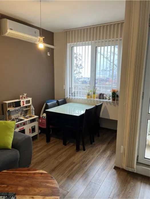 Дава се под наем Двустаен апартамент в Бургас, Възраждане - 65 кв.м за 511 € - Снимка #2