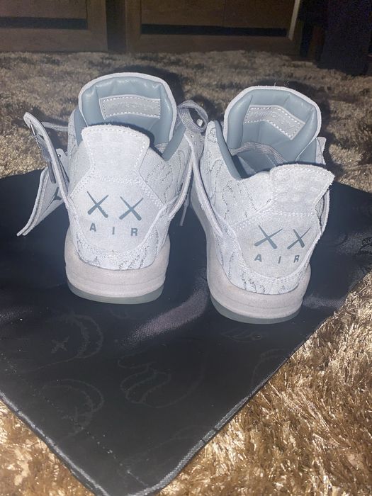 Jordan 4 kaws gri