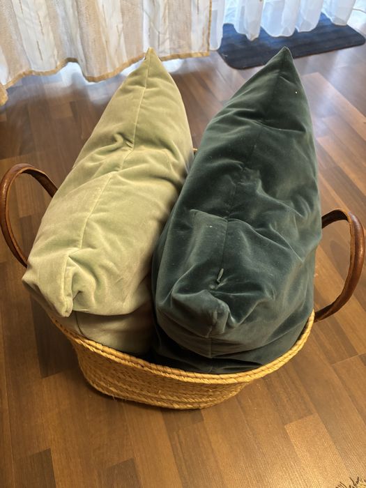 Cos cu doua perne decorative catifea