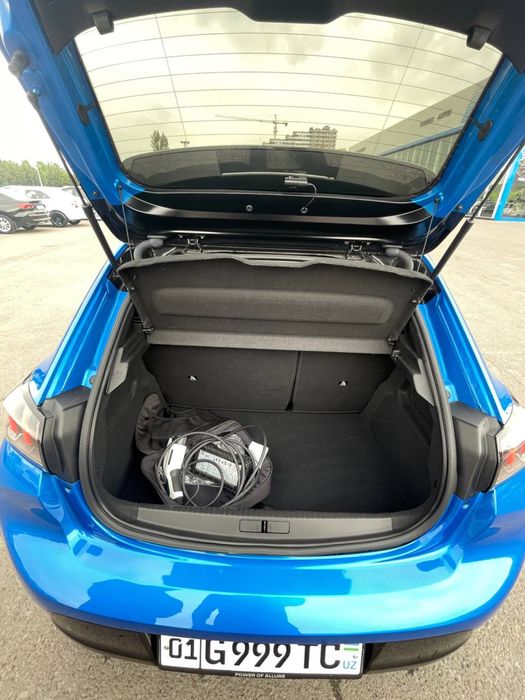 Peugeot e208 GTi