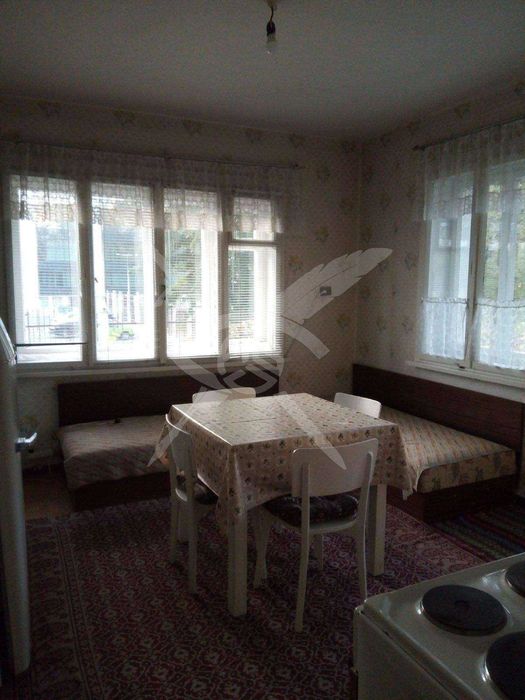 Дава се под наем Етаж от къща в Пловдив, Кършияка - 110 кв.м за 648.21 € - Снимка #2