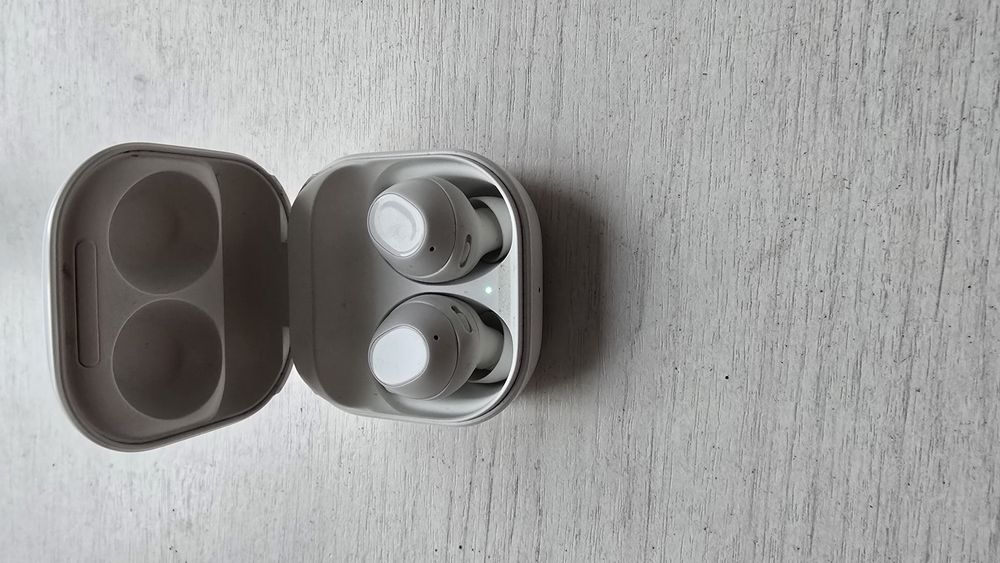 Galaxy buds FE 2023