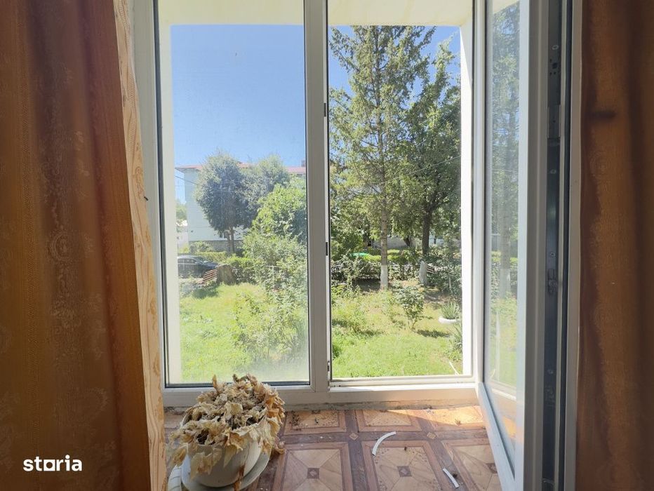 Apartament cu 2 camere in Lucacesti de Moinesti - de vanzare