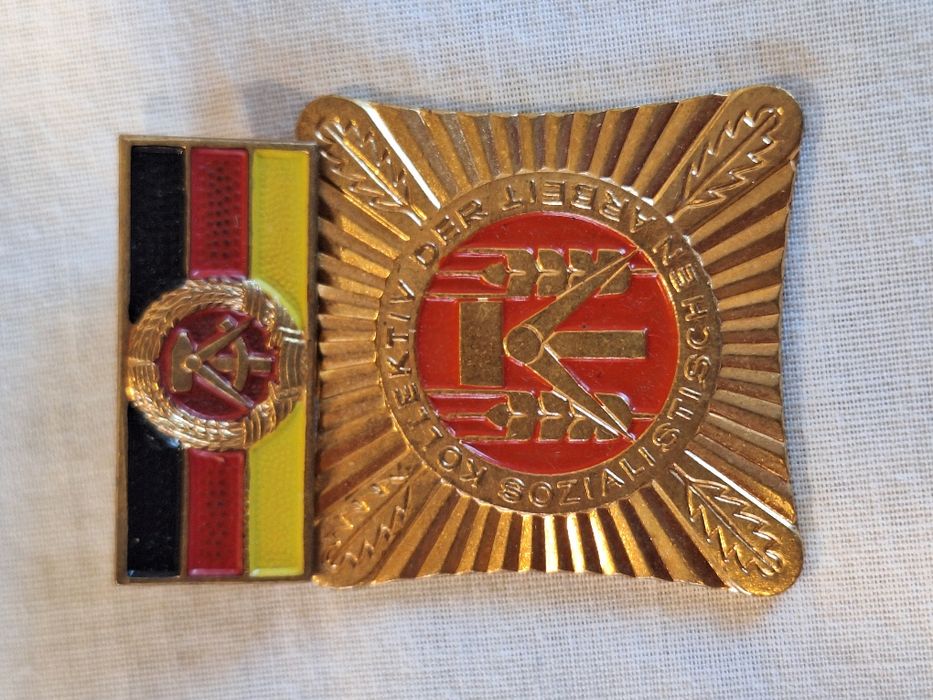 Два немски медала ордениГДР