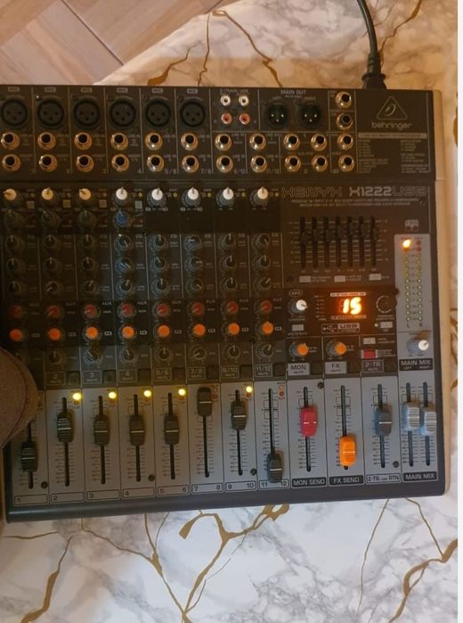 Boxe profesionale Electro-Voice SX200 si mixer 

V