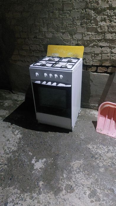 Продам газ плиту