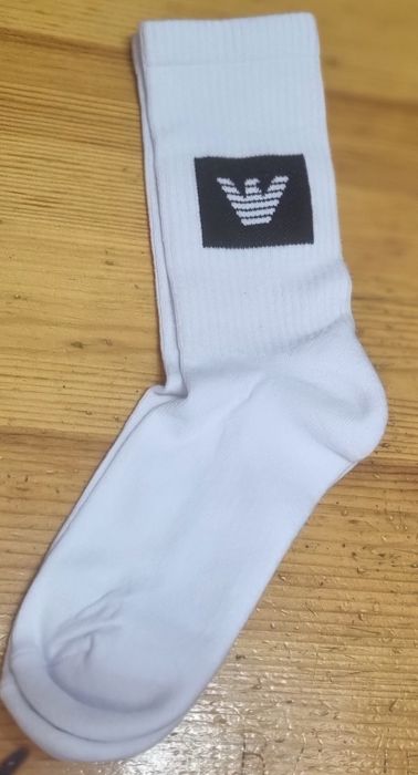 Продавам спортни чорапи армани