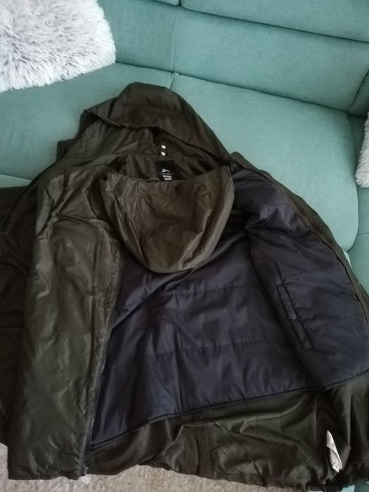 Vând geaca sport dama trei anotimpuri.