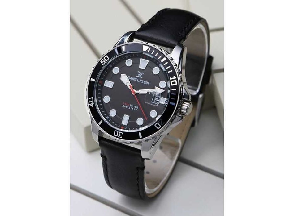 Часовник Daniel Klein