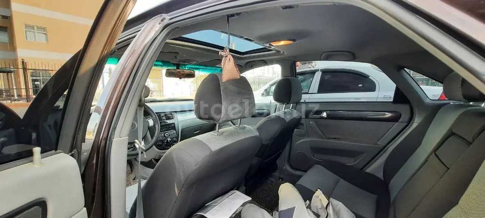 3-poz. avtomat Gentra sotiladi probegi 107000 km gaz o'rnatilmagan