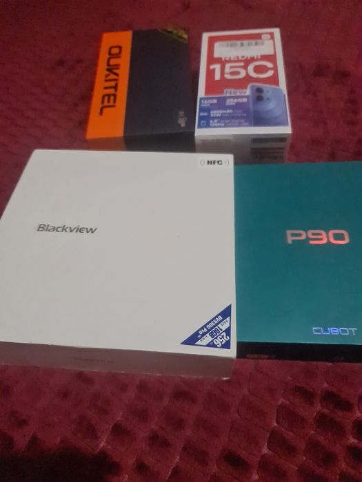 Vand 4;telefoane noi la cutie deschis doar pentru poze