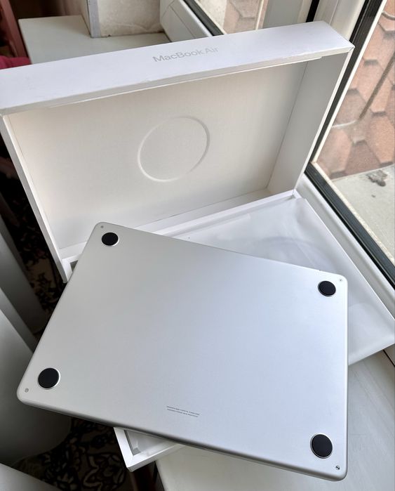 MacBook Air M4 Silver 16/256GB 9 Цикл