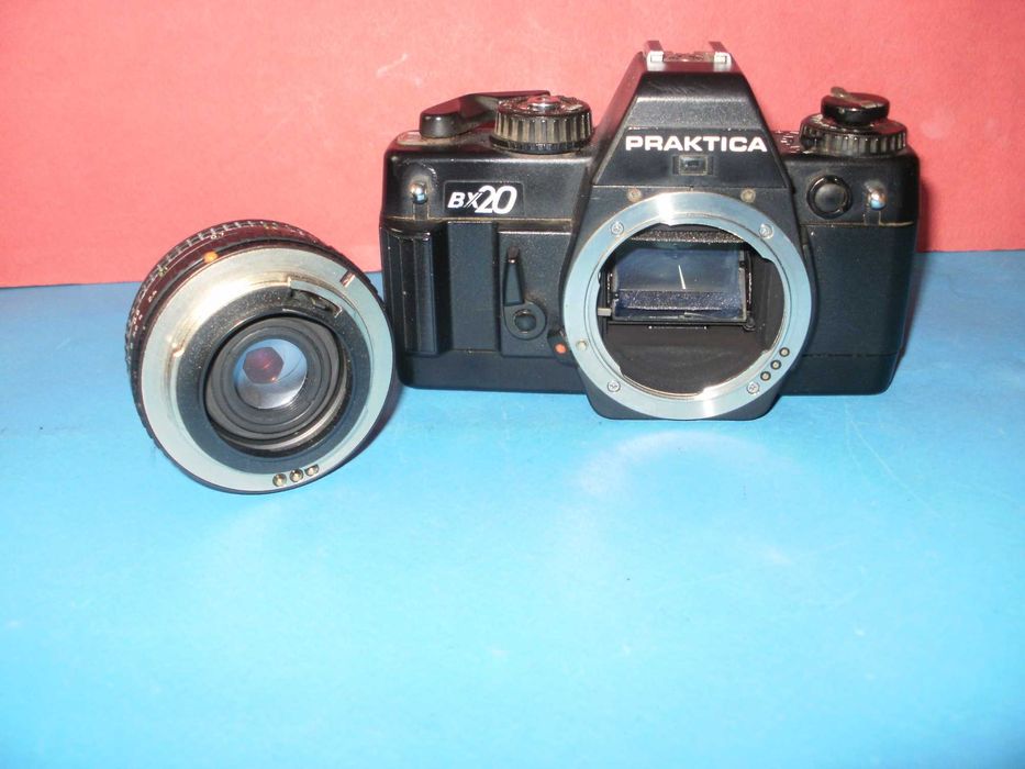 Продавам немски фотоапарат PRAKTICA BХ-20 - проверен и работещ