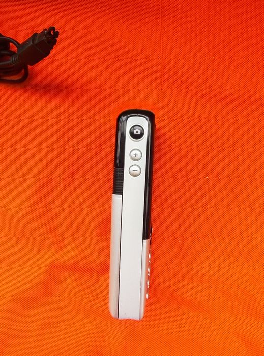 Sony Ericsson t610 + charger ( orice rețea)