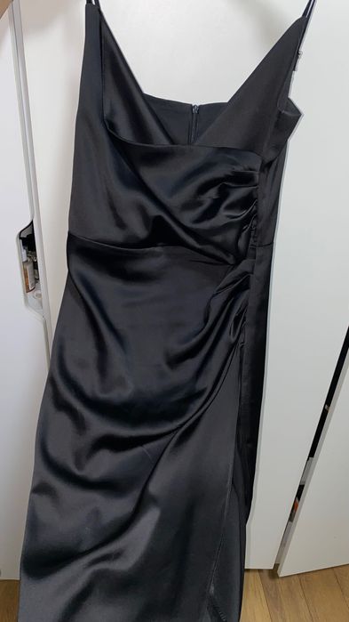 Вечернее черное платье