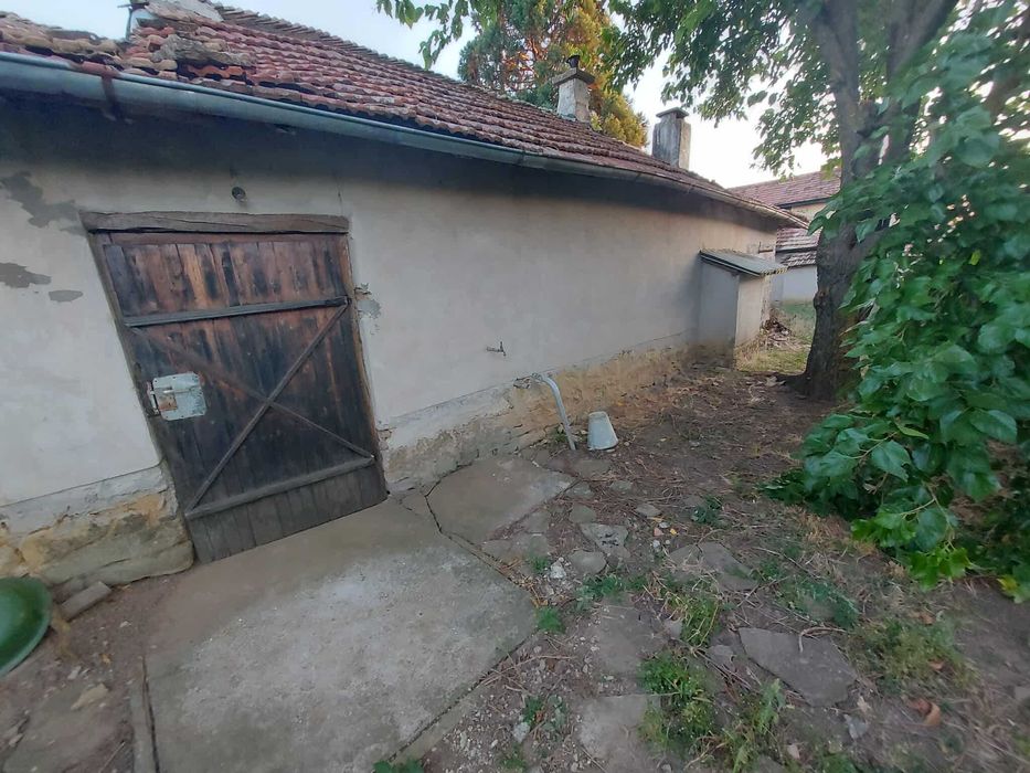 Едноетажна къща, с. Момино