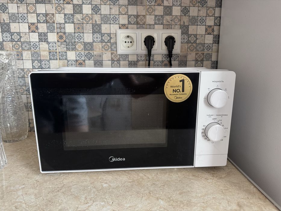 Микроволновкая белая Midea
