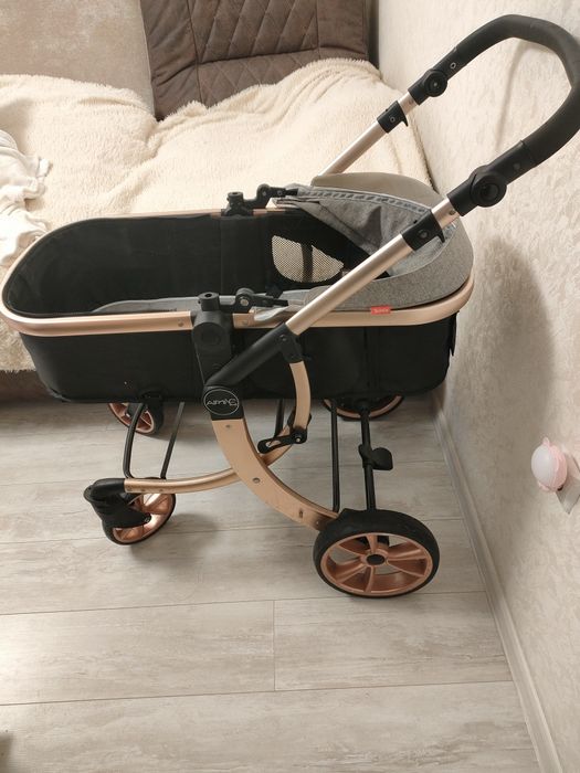 Продаю детскую коляску