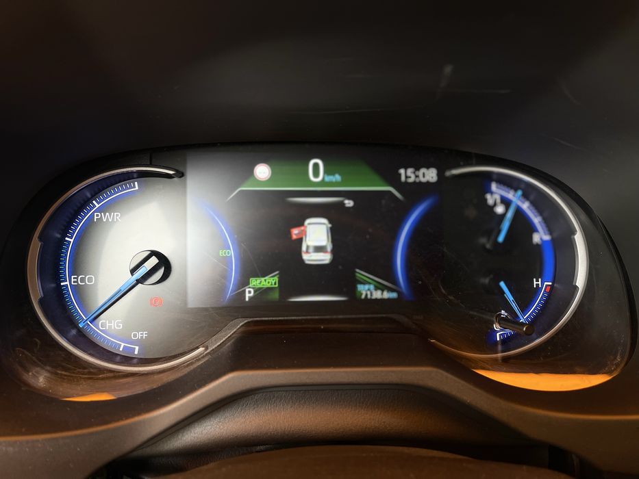 Toyota RAV 4 гибрид . 2021