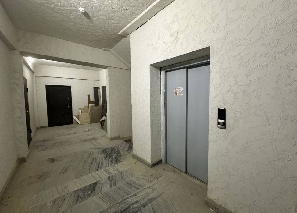 ЖК Пойтахт, ул Махтумкули, продается 4/5/9 квартира коробка,ор Эко пар