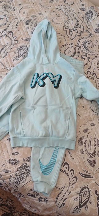 Сет от два екипа и долница Найк