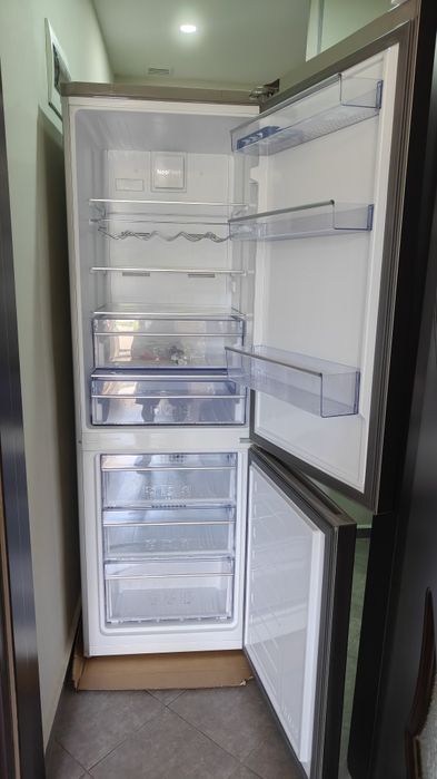 Хладилник с фризер Beko RCNA-365 E30 ZX