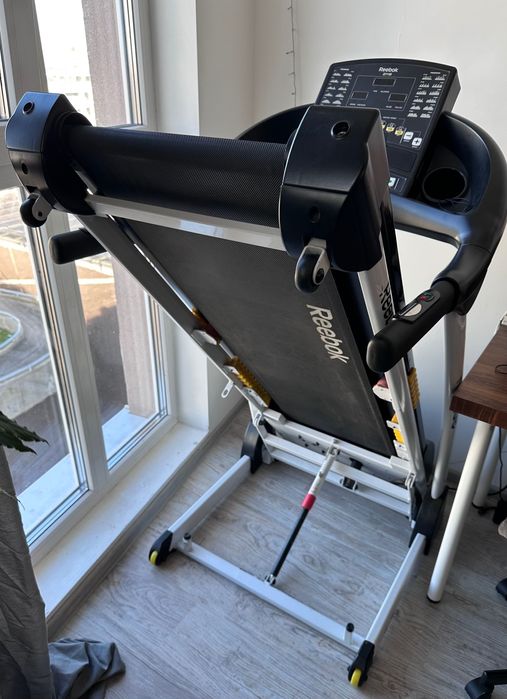 Електрическа бягаща патека Reebok