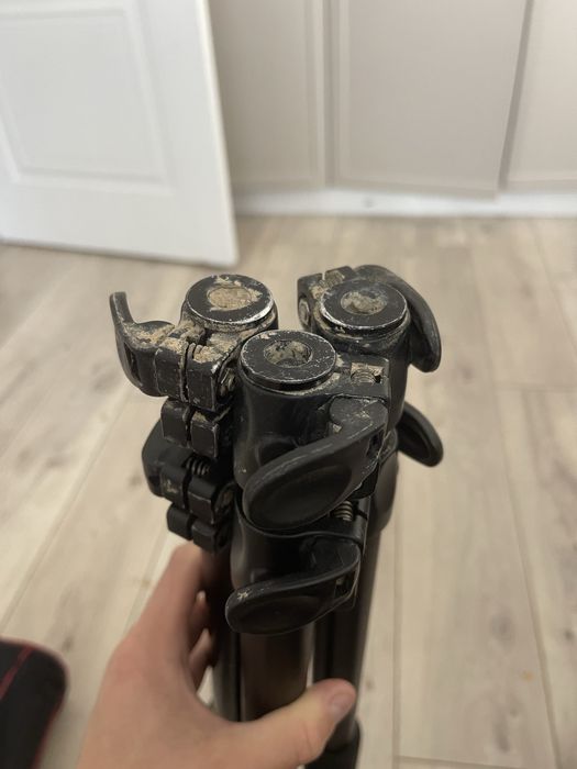 Продам видео штатив JieYang