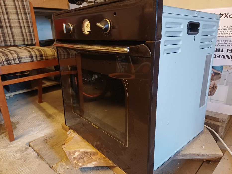 Cuptor electric incorporabil Ariston