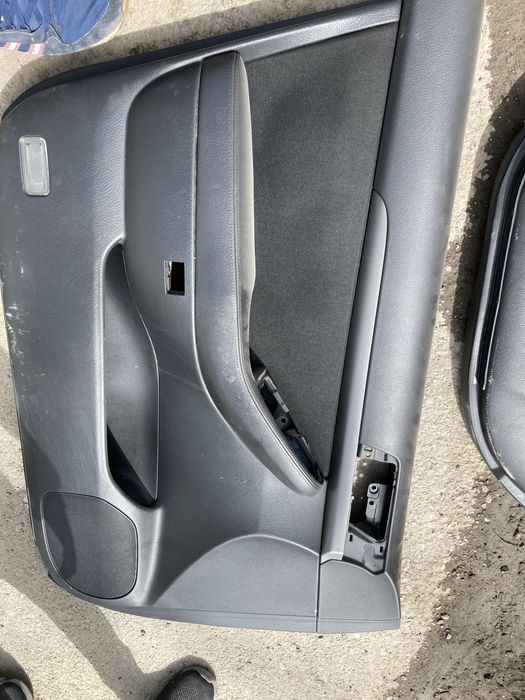 Кори за вратите за Toyota Avensis T25