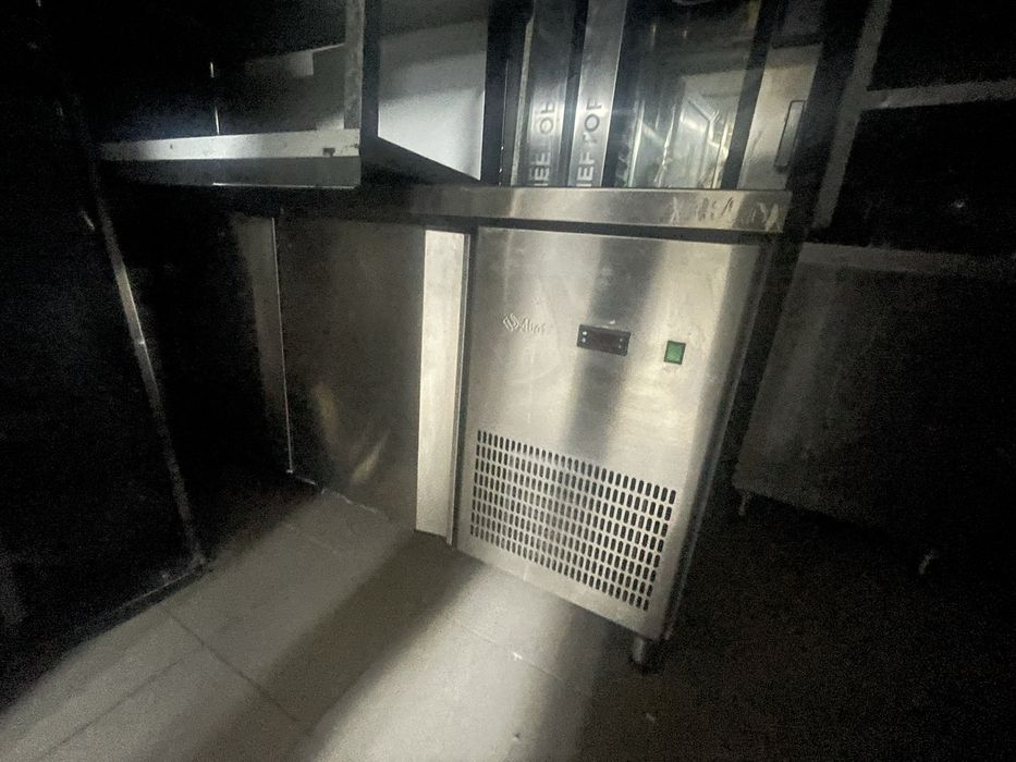 Холодильник стол