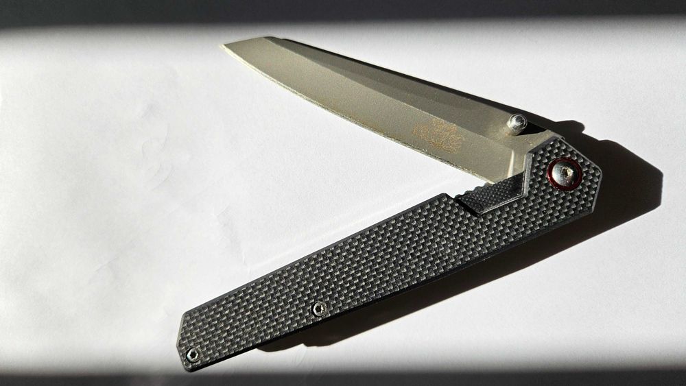 Полуавтоматичен сгъваем нож