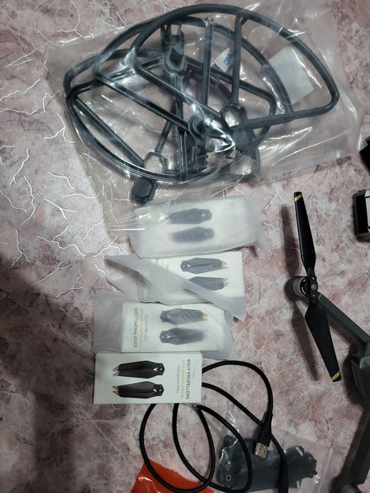 Продам дрон DJI mavic pro