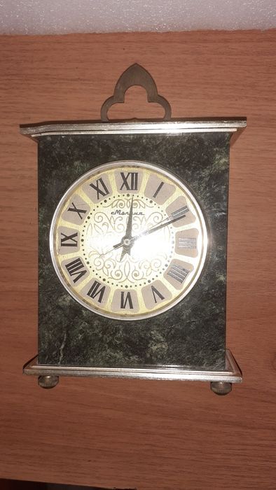 Часы каминные СССР.  Молния. Камень змеевик.