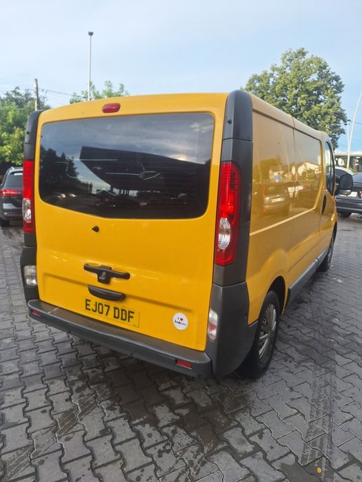 Opel vivaro 2.0 dci