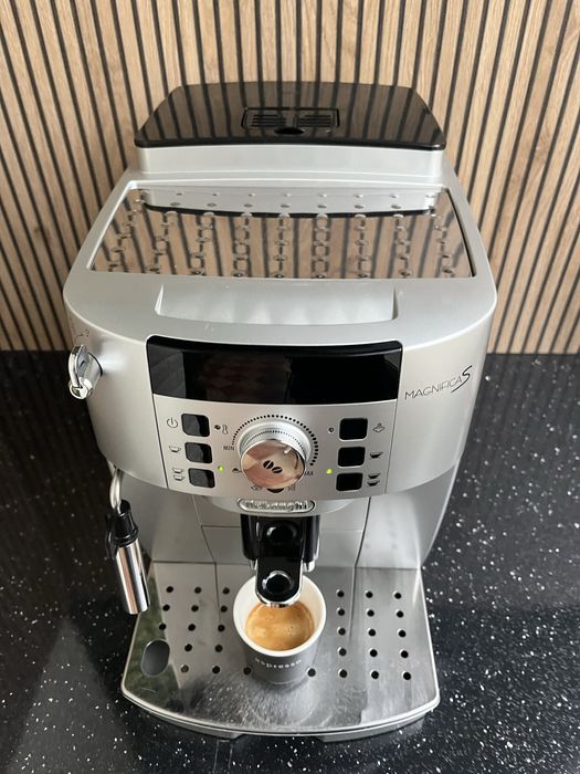 Delonghi Magnifica S - Перфектно състояние с 6 месеца гаранция!