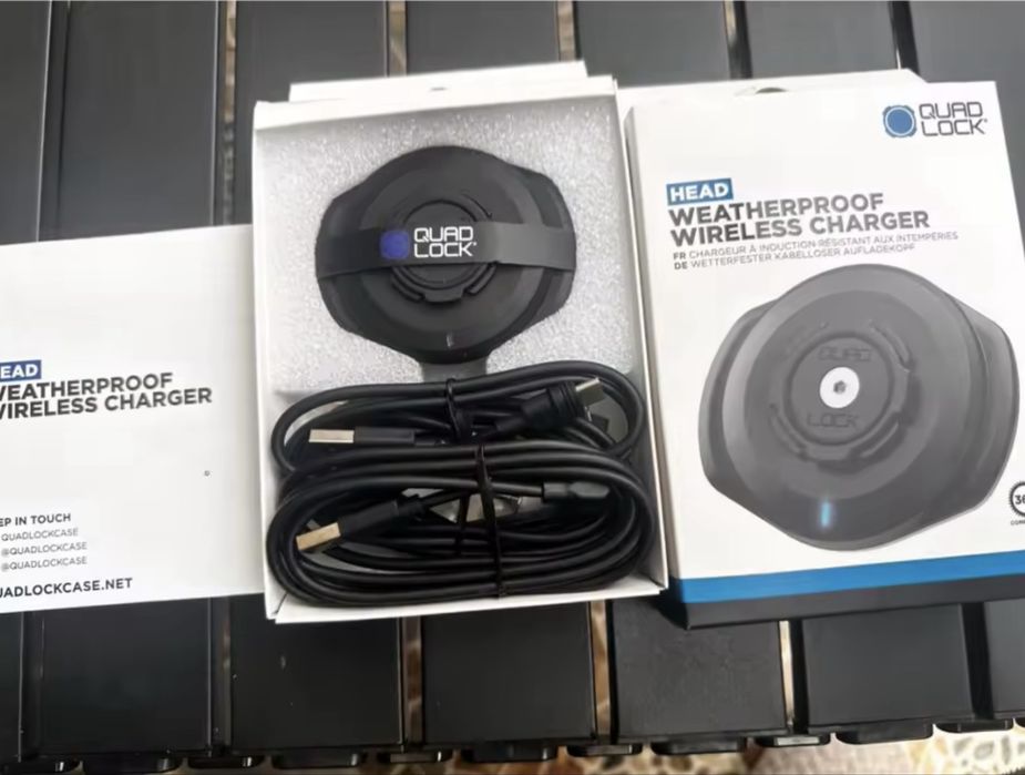 Quadlock Wireless Charger + Mag Adaptor Universal