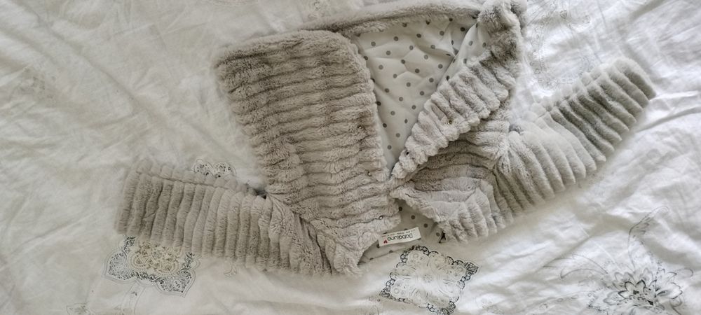 Vând hăinuță fetițe 9 luni-2 ani
