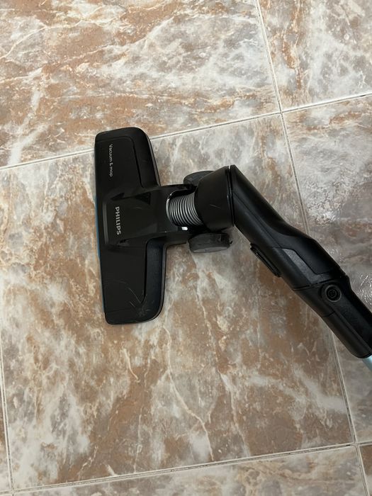 Безкабелна вертикална прахосмукачка Philips SpeedPro Max Aqua