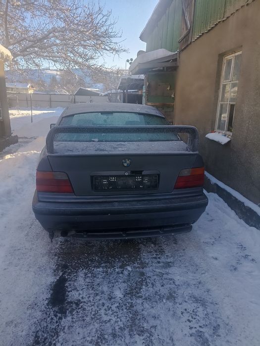 Продам машину  BMW 320i