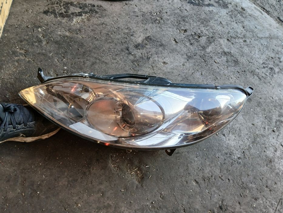 Фарове за пежо 407 ксенон