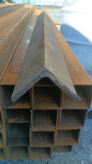 Уголок 100х100х10