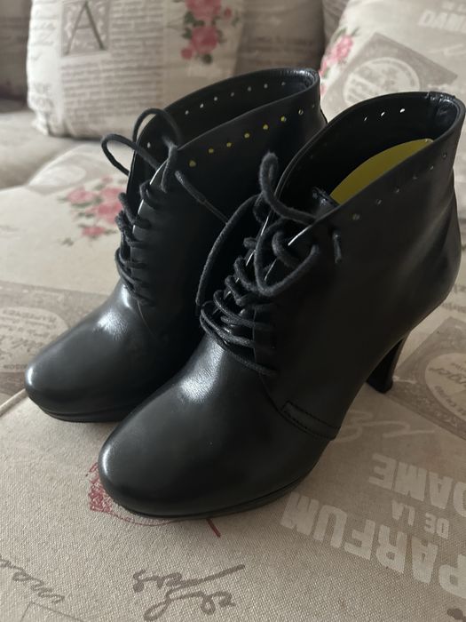 Ghete din piele, marimea 35