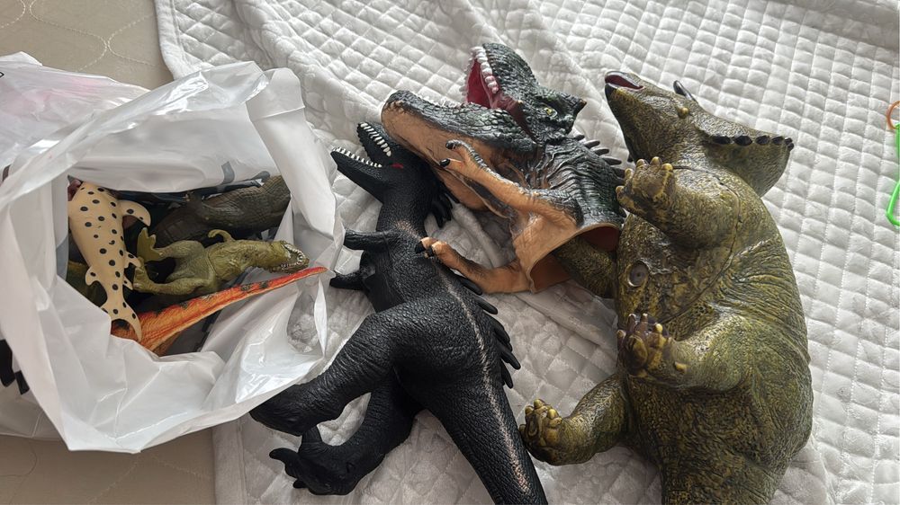 Игрушки динозавры