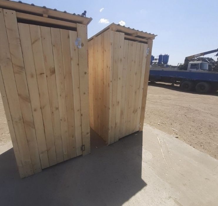 готовый деревянный туалет