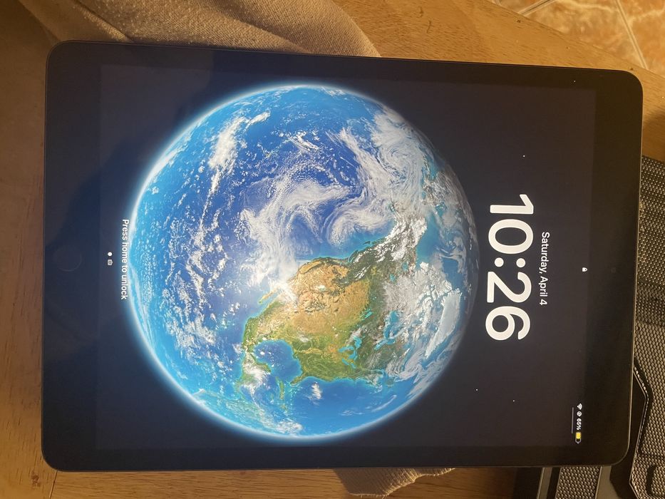 iPad 8 Generație (32GB) – Stare Bună